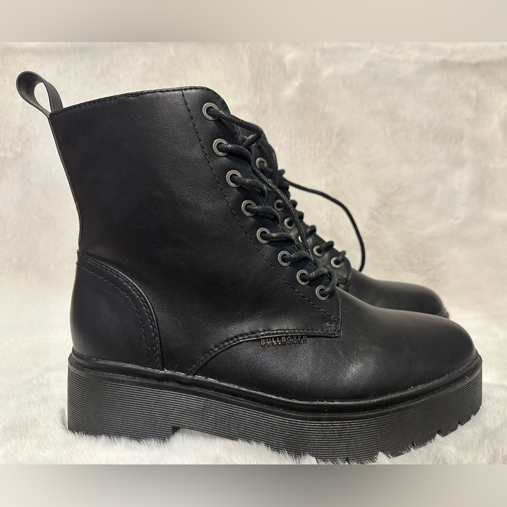BULLBOXER Black Lace-Up Platform Combat Boots